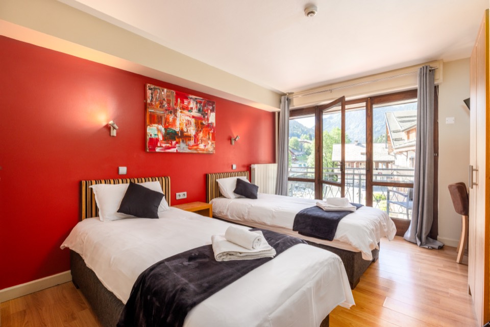 Twin room with balcony at Les Rhodos